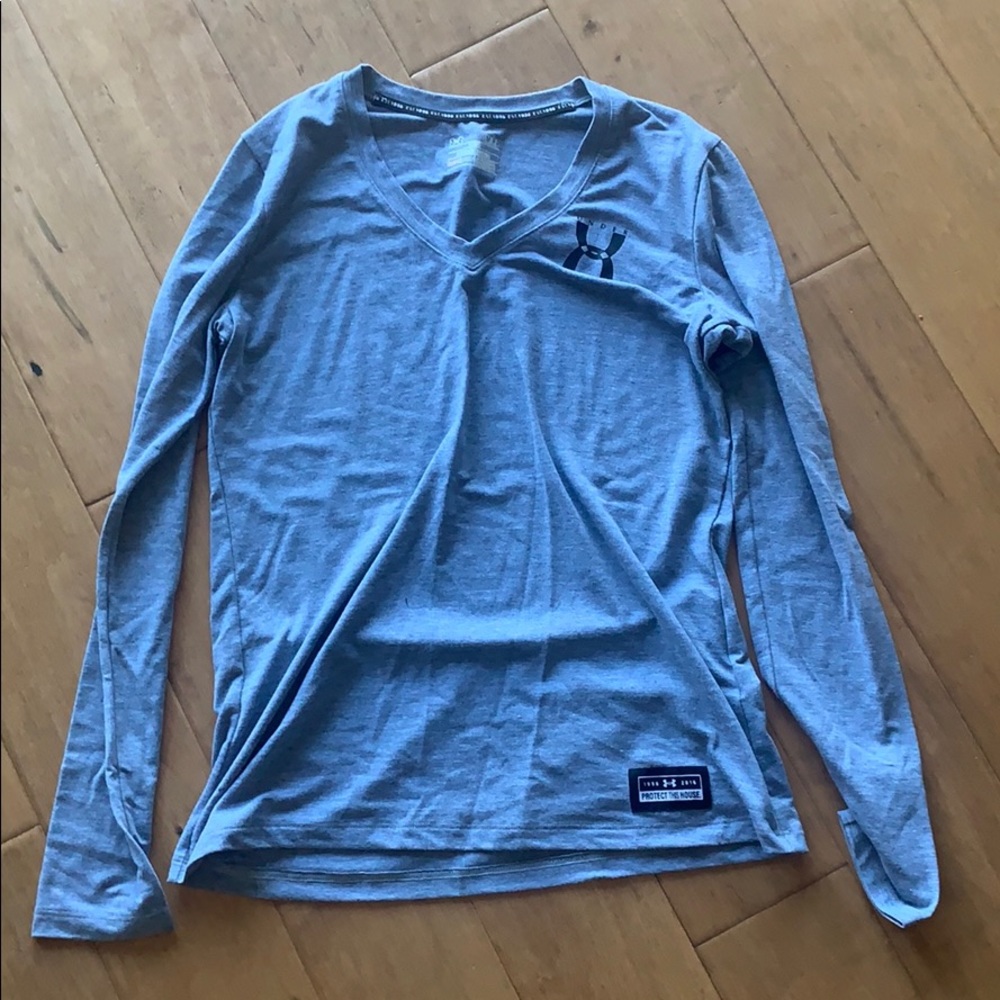 Long sleeve under armor tee shirt